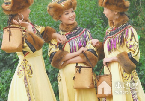 鄂伦春族传统服饰