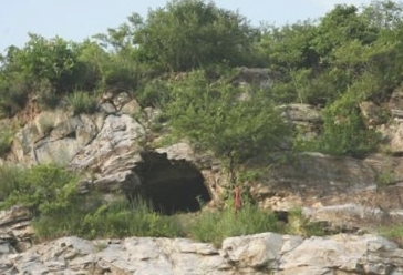 宝剑山洞穴遗址
