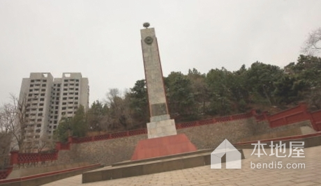三岔口西山苏联红军烈士纪念碑