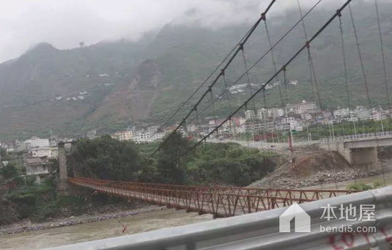 川藏公路大渡河悬索桥