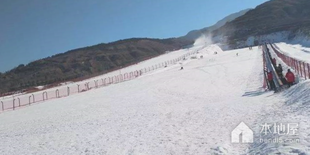 运城岚山根滑雪场图片