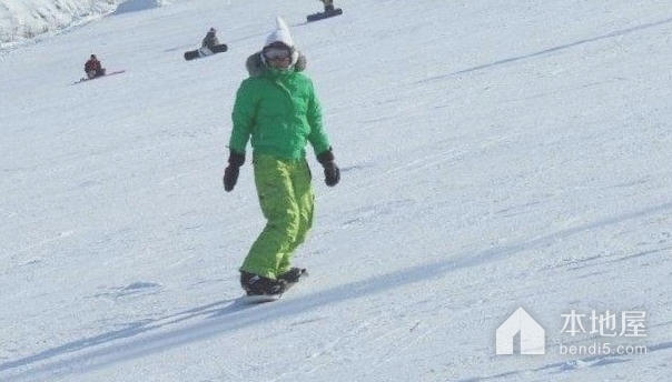 绿园小马驹滑雪场