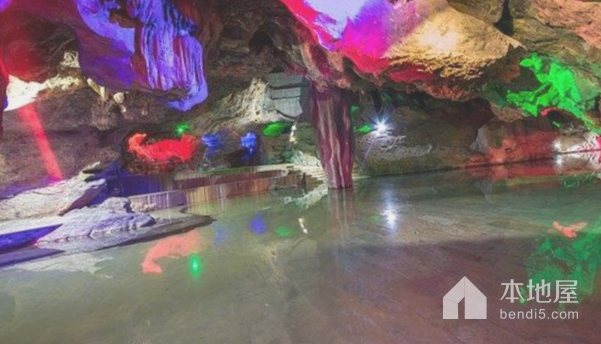 亚安岩洞温泉