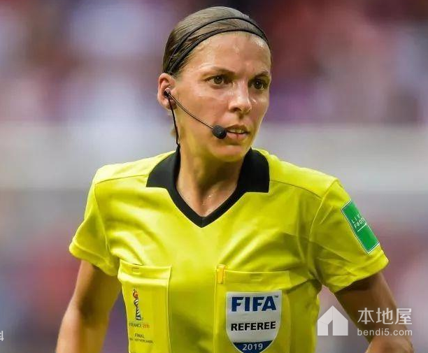 世界杯第一位女裁判是谁
